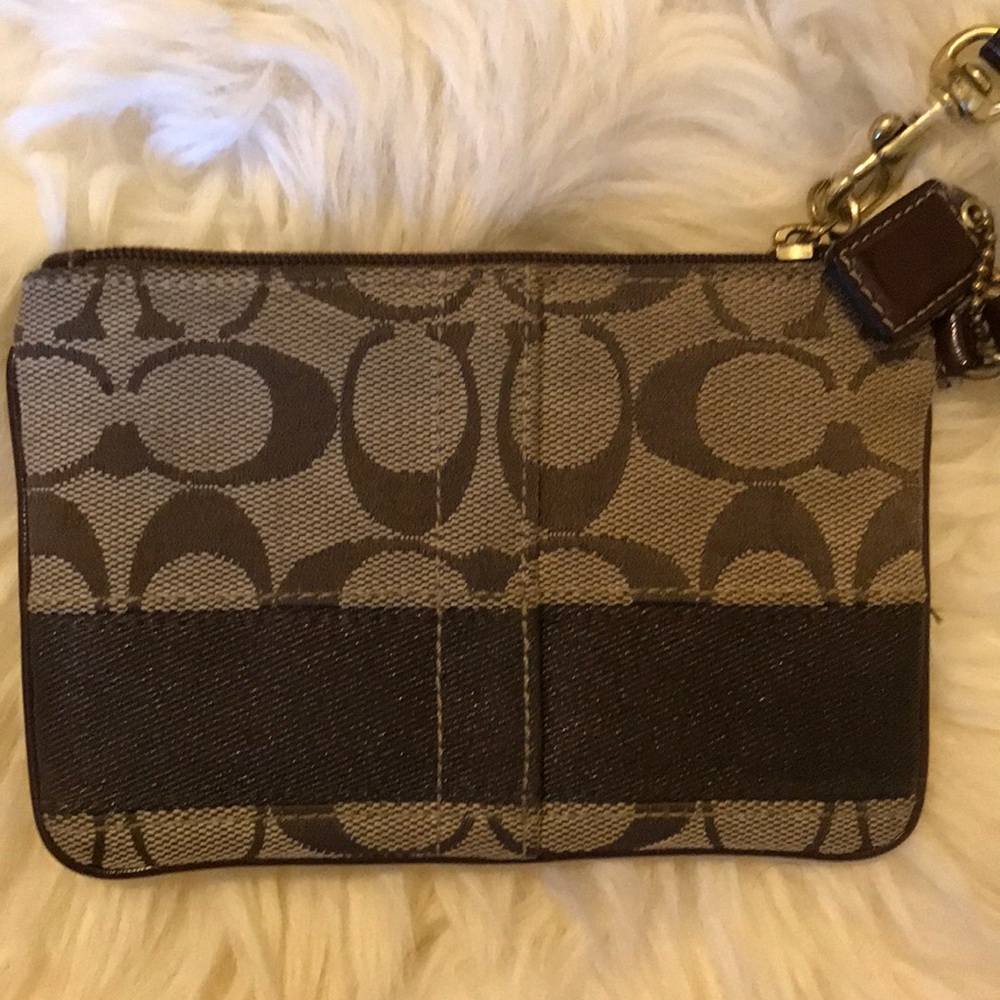 Coach wristlet - Picture 3 of 8